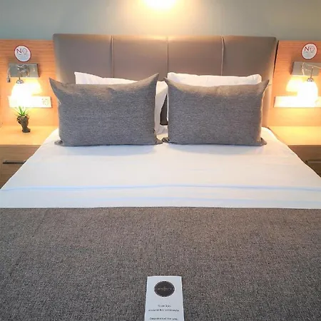 Grand Park Center מלון 3*