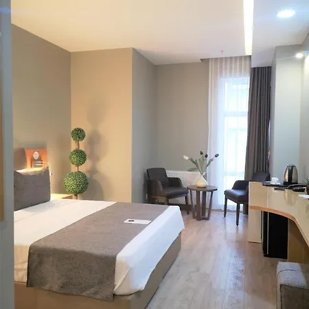 Grand Park Center 3*